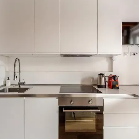 Διαμέρισμα Elegant Oasis 10 Min Station With Balcony E Wifi Near M1 Rovereto Μιλάνο